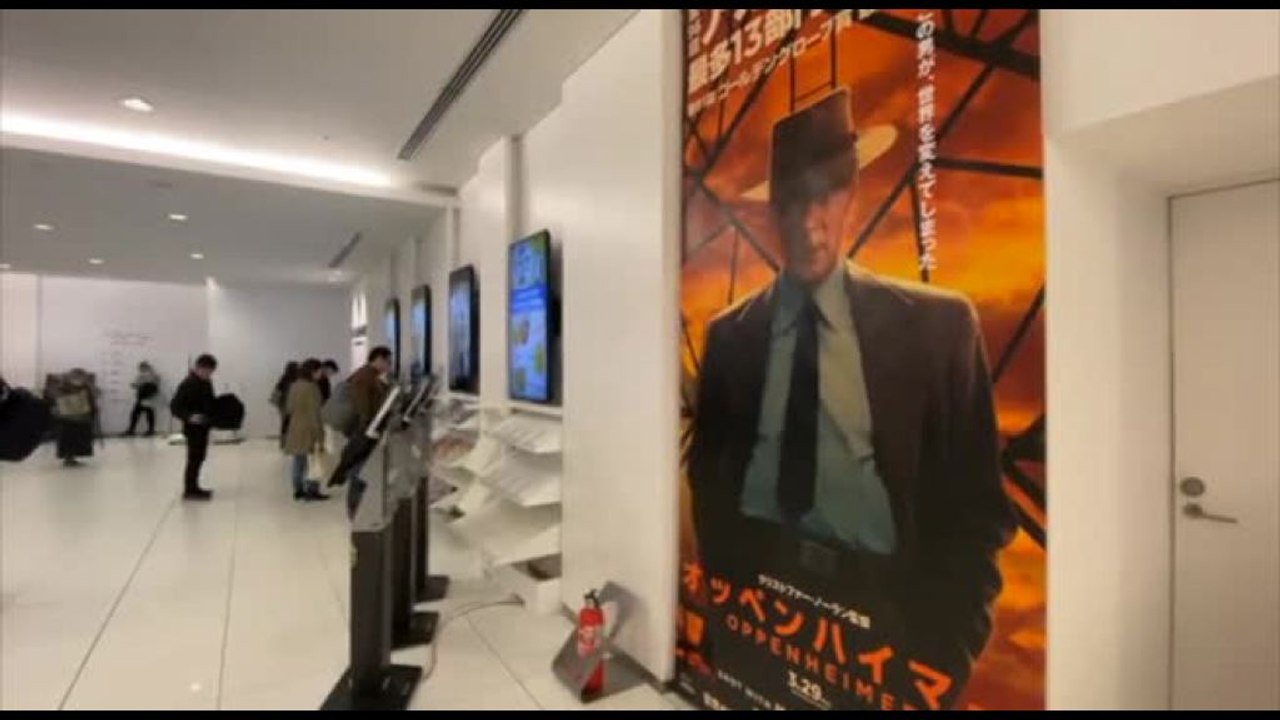 Dopo mesi Oppenheimer esce anche in Giappone, i giapponesi: era ora