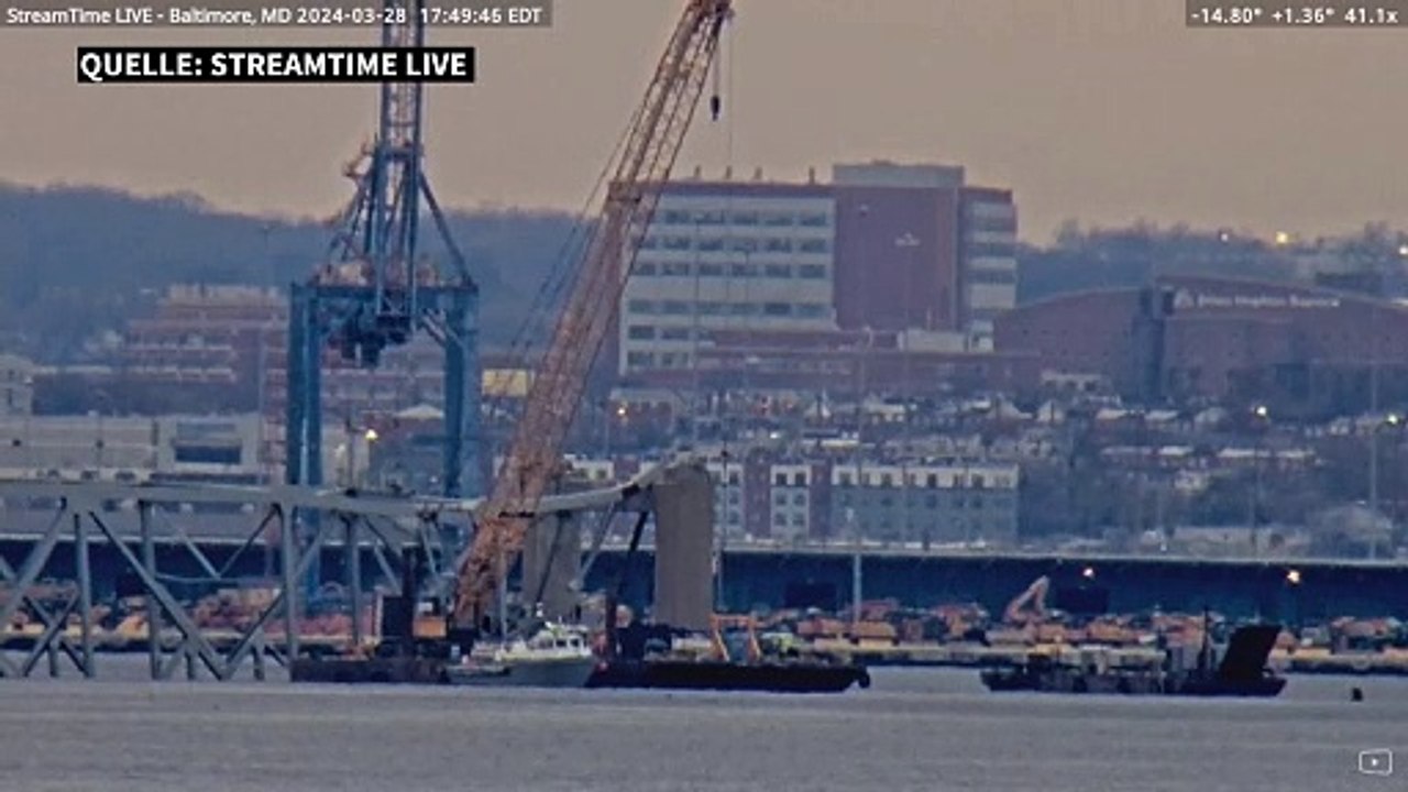 Aufräumarbeiten nach Brückeneinsturz in Baltimore