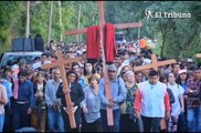 Cientos de salteños participaron del tradicional Vía Crucis al cerro San Bernardo