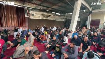 Gaza, la preghiera del venerdi' tra le macerie della moschea distrutta a Rafah