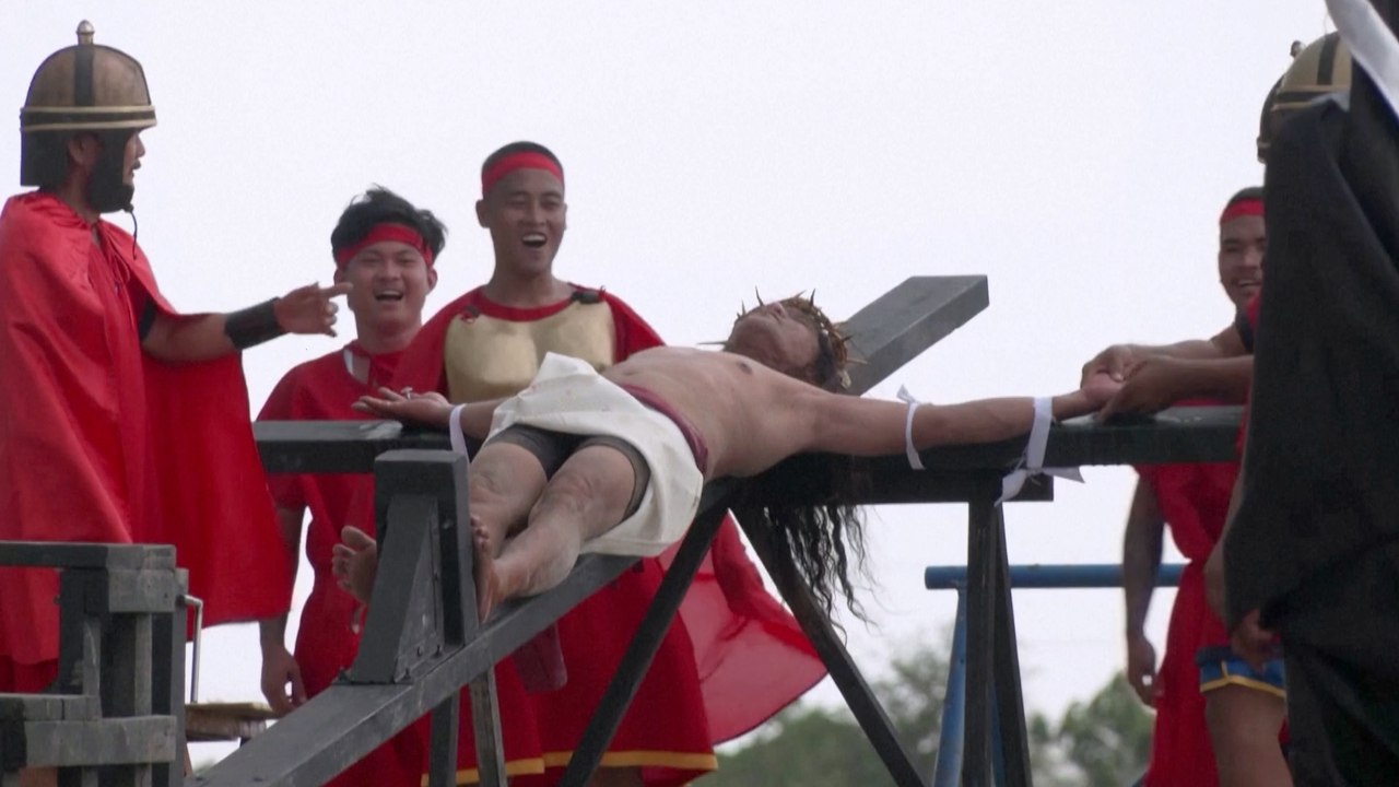 Philippine Catholics Crucified in Extreme Good Friday Ritual