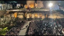 A Roma la via Crucis con Papa Francesco, controlli e folla