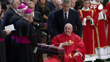 Papa cancela de última hora participação na Via Crúcis do Coliseu