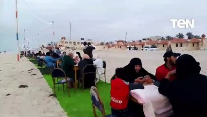 مجلس القبائل المصرية ينظم أطول مائدة إفطار «بدون طعام» على ساحل العريش تضامنًا مع شعب فلسطين