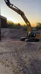 La construction du mur frontalier du Texas dans le comté de Val Verde se poursuit. Nous utiliserons tous les outils et stratégies pour combler les lacunes créées par la crise frontalière du président Biden.