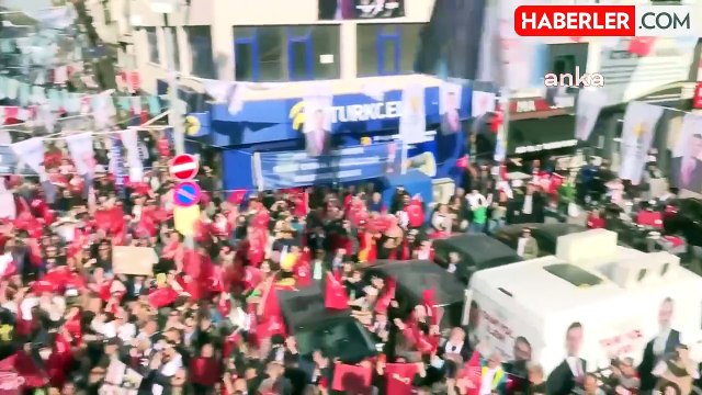 İBB Başkanı Ekrem İmamoğlu, CHP'nin beş ilçe başkan adayıyla seçim turu yaptı