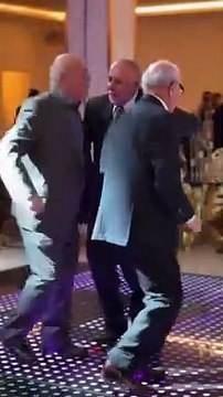 Vieillir ensemble, ce n’est pas ajouter des années à la vie, mais de la vie aux années. #année #vieillir #vivre #lavie #danser #heureux #joiedevivre #joies