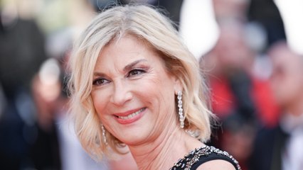 GALA VIDEO - Michèle Laroque, ses rares confidences sur sa vie amoureuse : “Je fais tout pour être heureuse”.