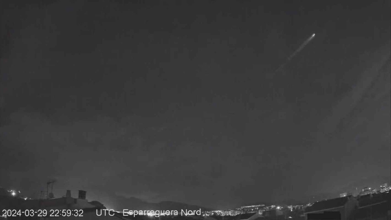 Un "bólido artificial", posiblemente un misil, cruza el cielo de Cataluña y la Comunidad Valenciana