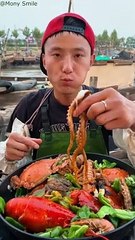 Chinese fisherman cooking & eating fresshh seafood mukbang