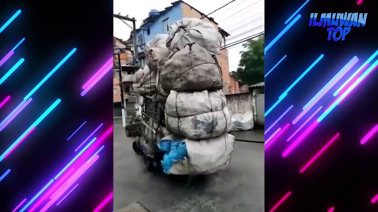 30 KEJADIAN ANEH LUAR BIASA  TAK TERDUGA Di Jalanan Yang Terekam Kamera