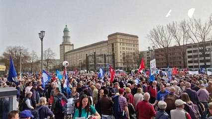 Tausende bei Ostermarsch der Friedensbewegung in Berlin