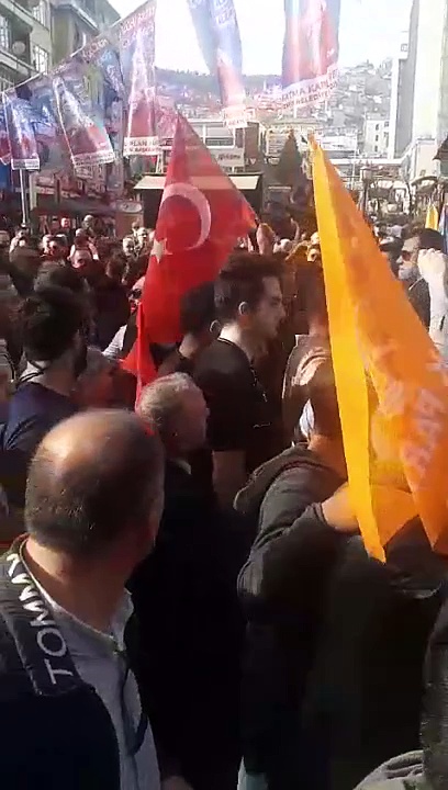 AKP'liler ile CHP'liler arasında gerginlik çıktı, polis müdahale etti 