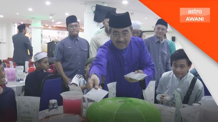 Johari Ghani santuni 100 anak yatim