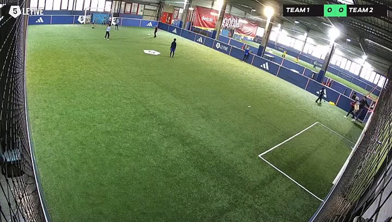 30/03 à 16:07 - Football Terrain 1 (LeFive Annemasse )