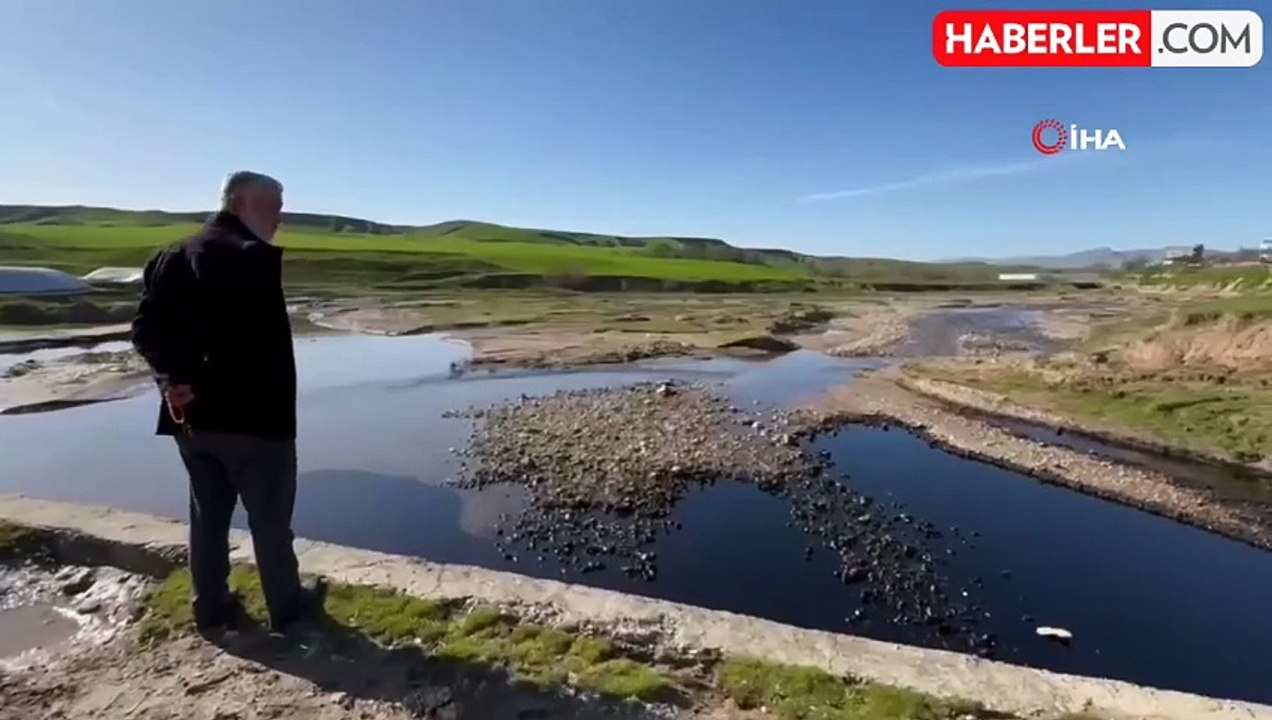 Diyarbakır'da petrol boru hattı patladı: Ham petrol sulama kanalına karıştı