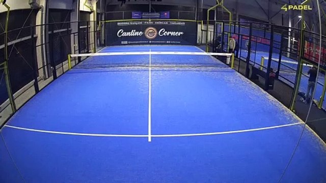 Zakaria 30/03 à 21:56 - Padel Piste Cantine Corner (LeFive Marville)