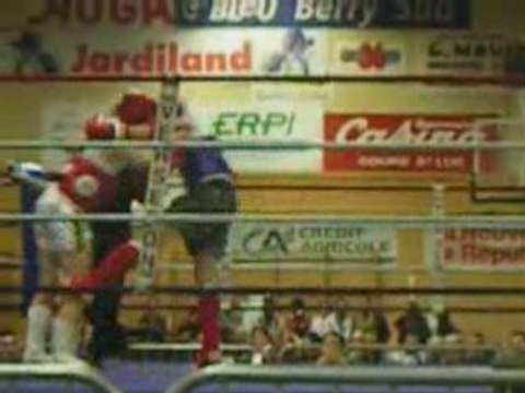 Boxe Thai Karim explosif à Chateauroux 1er combat