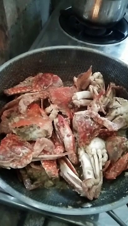 Cooking crab