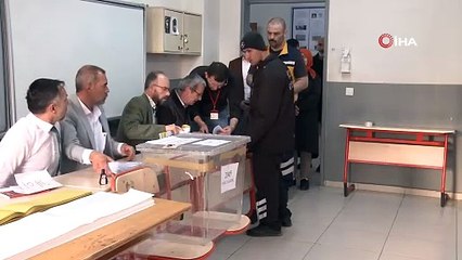 Bursa’da oy kullanımı başladı