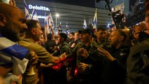مواجهات بين الشرطة الإسرائيلية ومحتجين يطالبون بالإفراج عن الأسرى في غزة