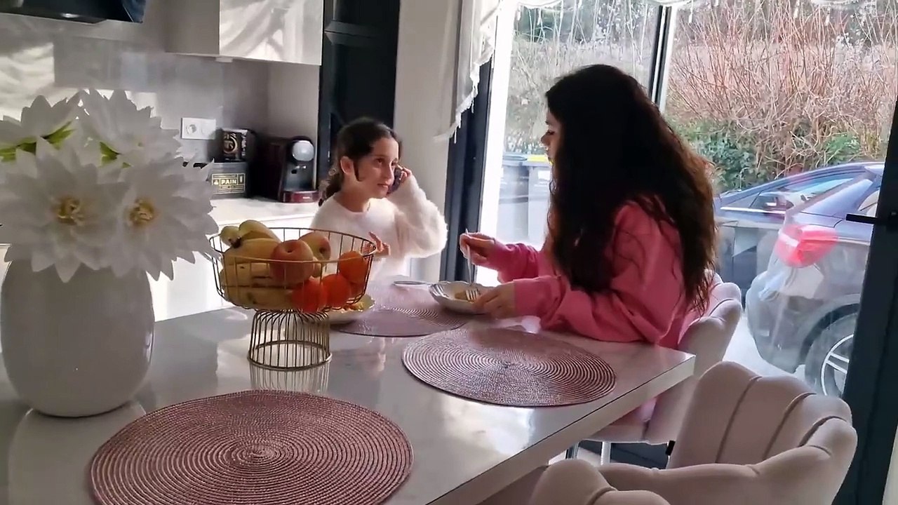 DIANA CASSE LE TÉLÉPHONE DE EVA (ÇA TOURNE MAL) court-métrage #sistersalipour