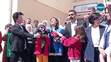 Diyarbakır’da DEM eş başkan adayları oyunu kullandı
