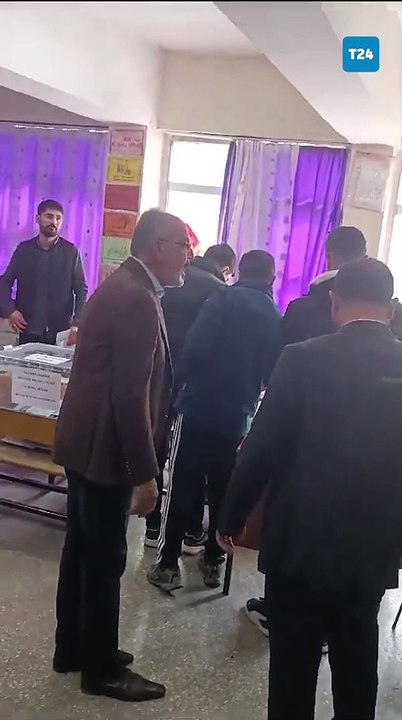DEM Parti Ağrı Milletvekili Sırrı Sakık 'taşımalı seçmen' ile oy kullandırılmasına isyan etti: Hırsız var!