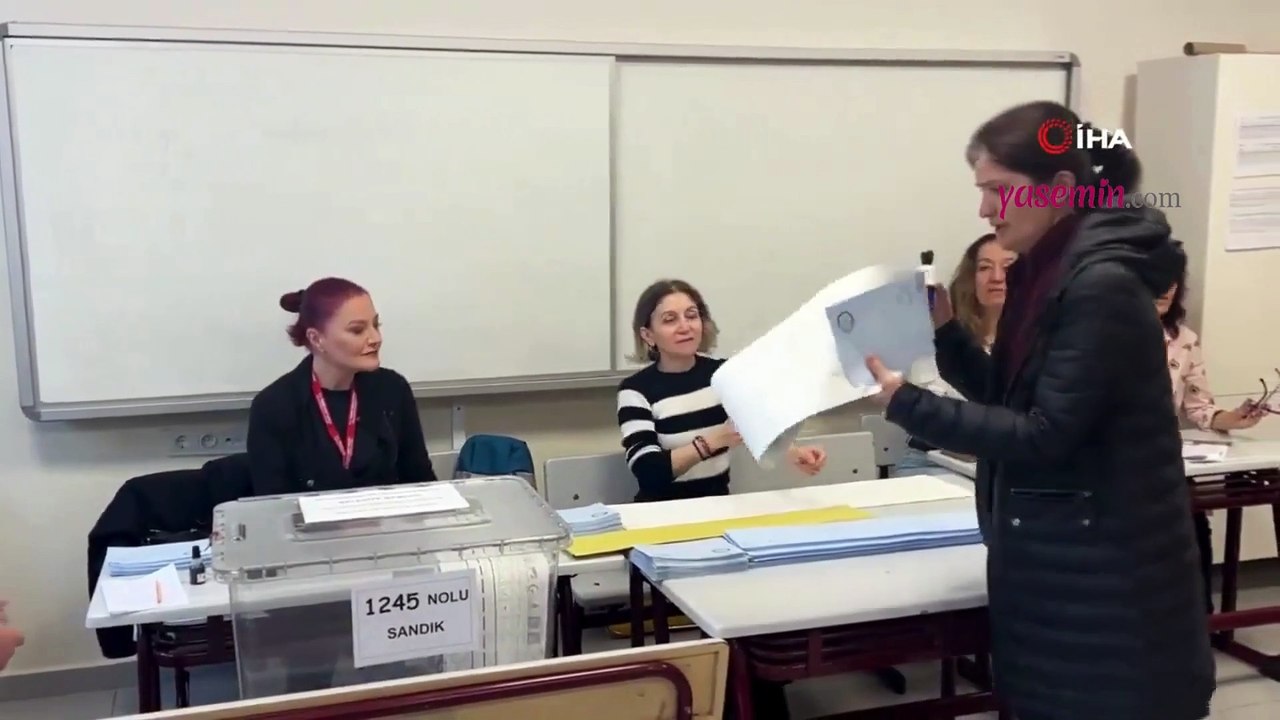 Ünlü sanatçı Candan Erçetin sandık kurulu üyesi olarak oldu!