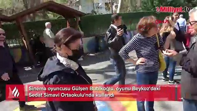 Oyuncu Gülşen Bubikoğlu oyunu kullandı
