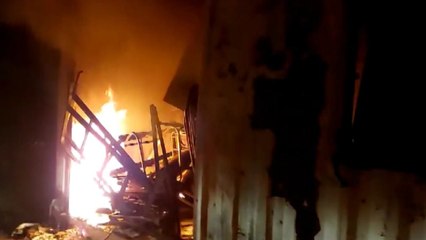 청소 도구 보관하던 컨테이너서 불...30대 여성 숨져 / YTN