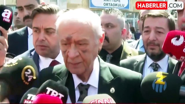 Oyunu Ankara'da kullanan Bahçeli'nin yüzündeki morluk ve şişlikler dikkat çekti