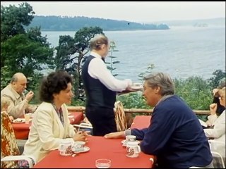 Drei Damen vom Grill - Ganze Serie - Staffel 5/Folge 5  "Laßt Blumen sprechen" - 1984