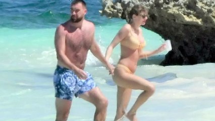 Travis kelce Caught Asking Permission to Touch Taylor Swift During Holiday