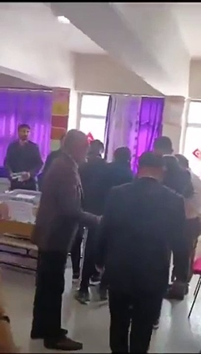 Sırrı Sakık'tan 'taşıma seçmen' tepkisi