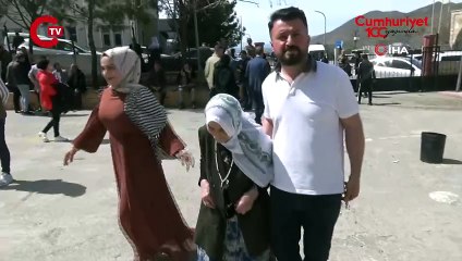 Batman'da 111 yaşındaki Cemile nine sandığa gitti!