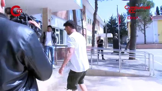 Murat Boz oy pusulasının uzunluğuna sitem etti: 'Yarım saat falan bekledim'