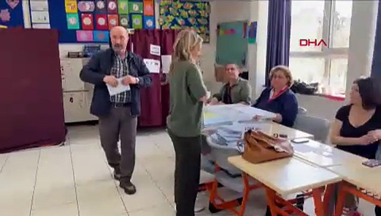 Berrak Tüzünataç, Nilperi Şahinkaya ve Saba Tümer oylarını kullandı