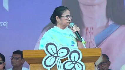 ইতিহাসের পাতা উল্টালে জায়গা পাবেন না! মানুষ ঘৃণা করবেন, রাজমাতাকে হুঁশিয়ার Mamata-র| Oneindia