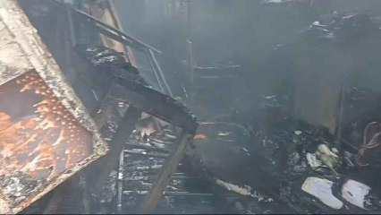 Vídeo de la extinción del fuego en unas perreras en Málaga.