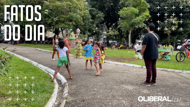 Famílias aproveitam o Domingo de Páscoa na Praça da República em Belém