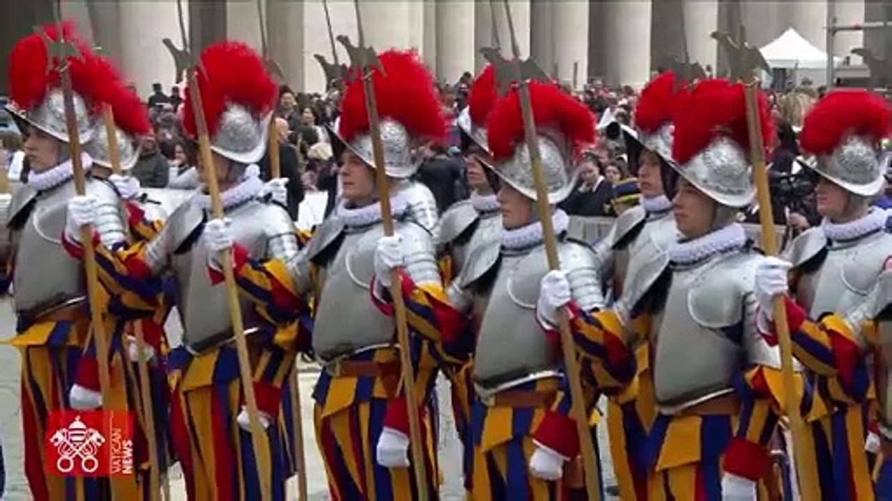 Ini Suasana 60 Ribu Peziarah dari Seluruh Dunia Hadiri Misa Paskah di Basilika Santo Petrus Vatikan Dipimpin Paus Fransiskus SJ, Minggu, 31 Maret 2024. Paus Fransiskus Berdoa Berakhirnya Konflik di Berbagai Negara, Terutama di Timur Tengah dan Afrika