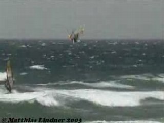 INCROYABLE  SAUT  WINDSURF