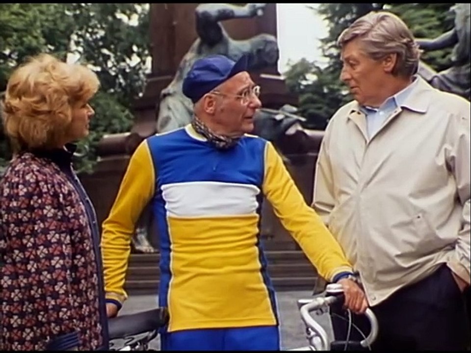 Drei Damen vom Grill - Ganze Serie - Staffel 5/Folge 7  'Die Fahrradzicke' - 1984