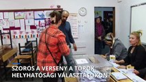 Szoros versenyt mutatnak a helyhatósági választások előzetes eredményei Törökországban