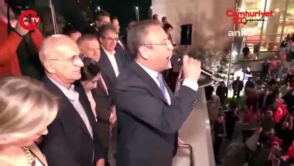 Özgür Özel zafer konuşmasını yaptı: 'Ben TRT'nin yalancısıyım, birinci parti olduk'