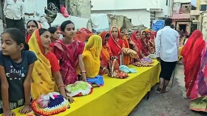 राजस्थान के इस शहर में मंदिरों के बाहर लगी लाइनें...देखें वीडियो जानें कारण