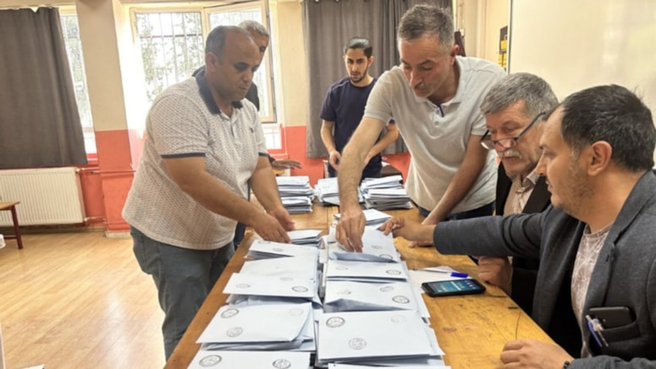 Lütfü Savaş: Hatay halkının iradesini kimseye teslim etmeyeceğiz