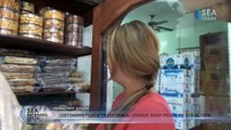 Customers Flock Traditional Cookie Shop Prior To Eid Al Fitr
