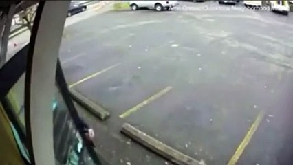 Il échappe de peu à une scie circulaire